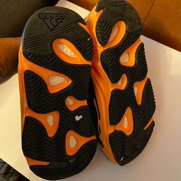 Size 6 1/2 orange, blue, and black Adidas not authentic - Picture 5 of 5